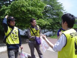 聾話者の方に説明
